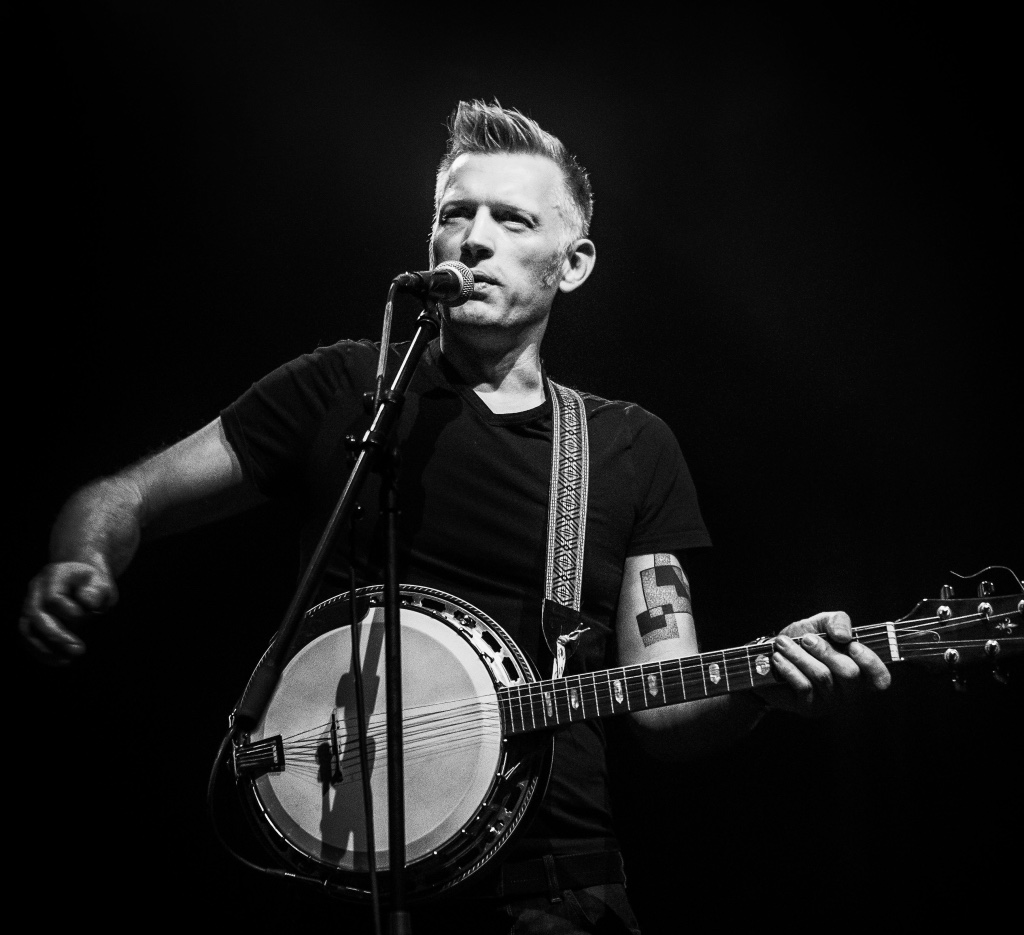 Vi.Be R E D R E D 3 - Steve